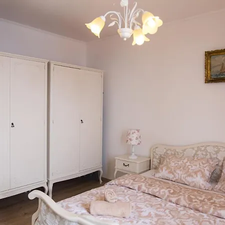 Zlatni Potok - View Of The Old Town * Ragusa