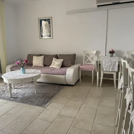 Zlatni Potok - View Of The Old Town