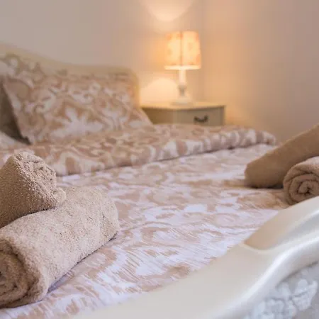 Zlatni Potok - View Of The Old Town Lägenhet