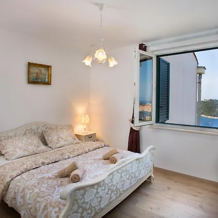 Zlatni Potok - View Of The Old Town *