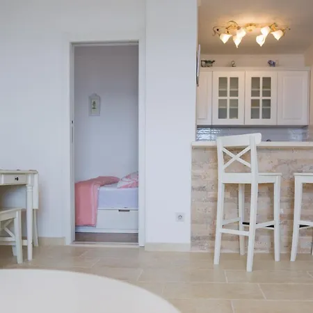 Zlatni Potok - View Of The Old Town Apartment