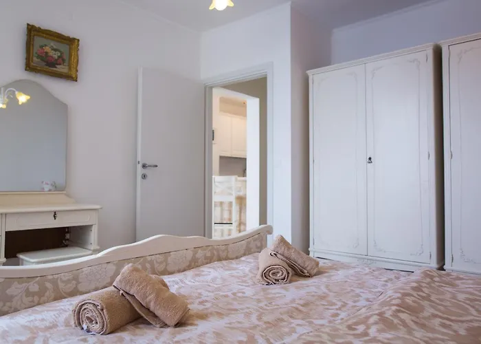 Zlatni Potok - View Of The Old Town شقة