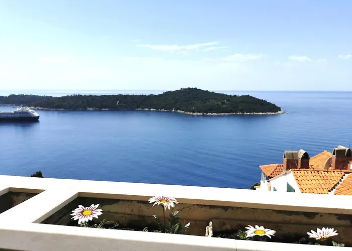 Zlatni Potok - View Of The Old Town