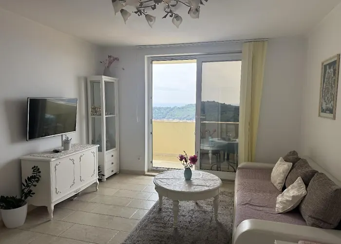 Zlatni Potok - View Of The Old Town *