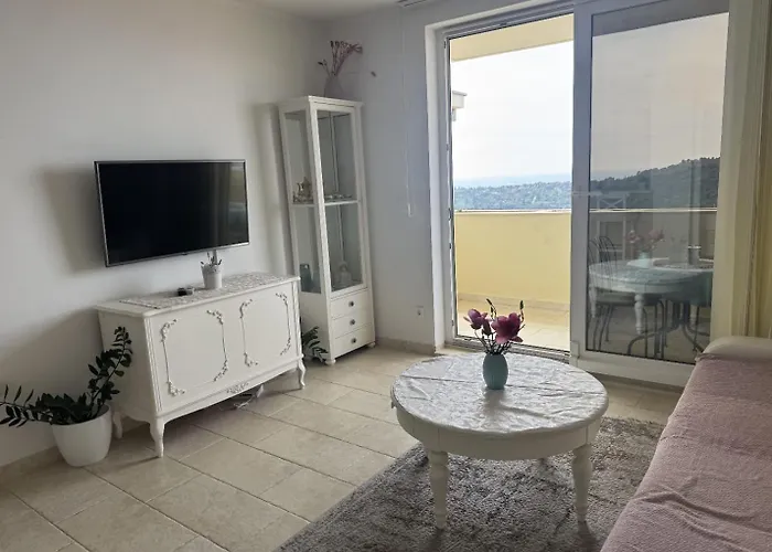 Zlatni Potok - View Of The Old Town דירה