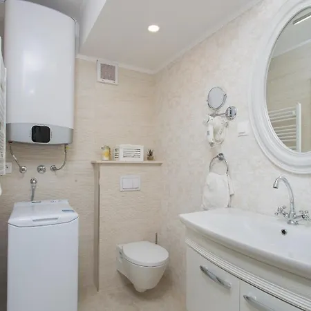Apartman Zlatni Potok - View Of The Old Town *